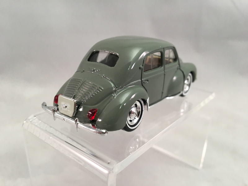 Illustration for article titled French Friday: Solido Renault 4cv